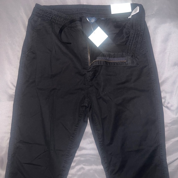 American Eagle Flex Trekker Jogger. Black. Size Medium - Picture 2 of 4